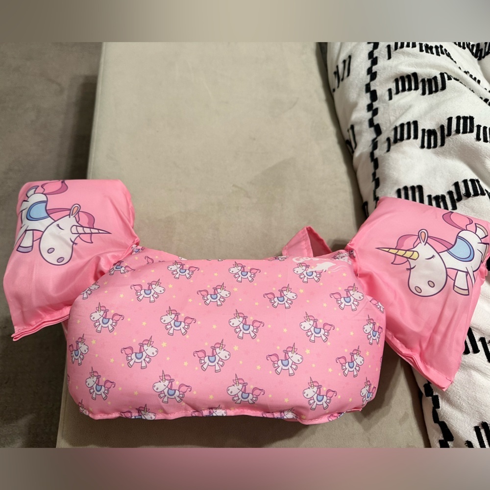 Pink Inflatable Life Vest - Picture 3 of 3